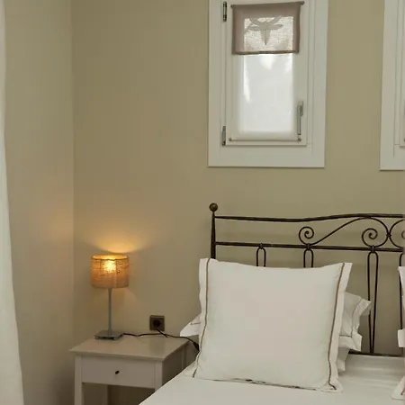 Ammos Naxos Exclusive & 公寓式酒店 4*